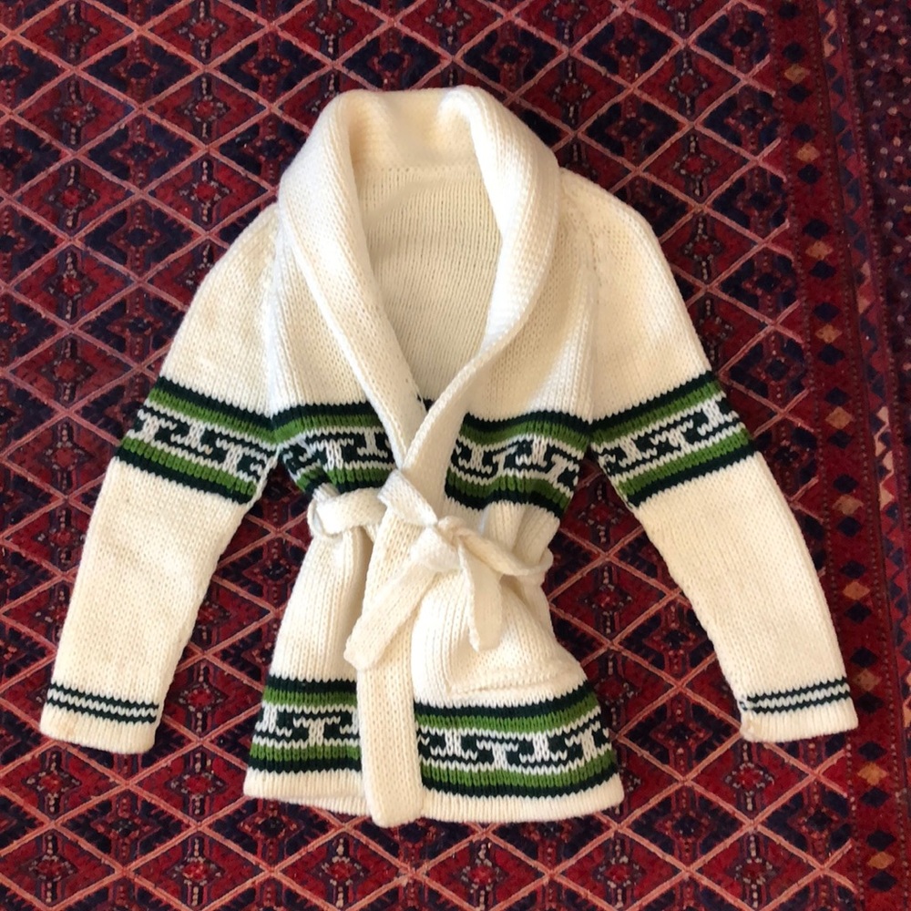 Beautiful cotton knit sweater w pockets and belt